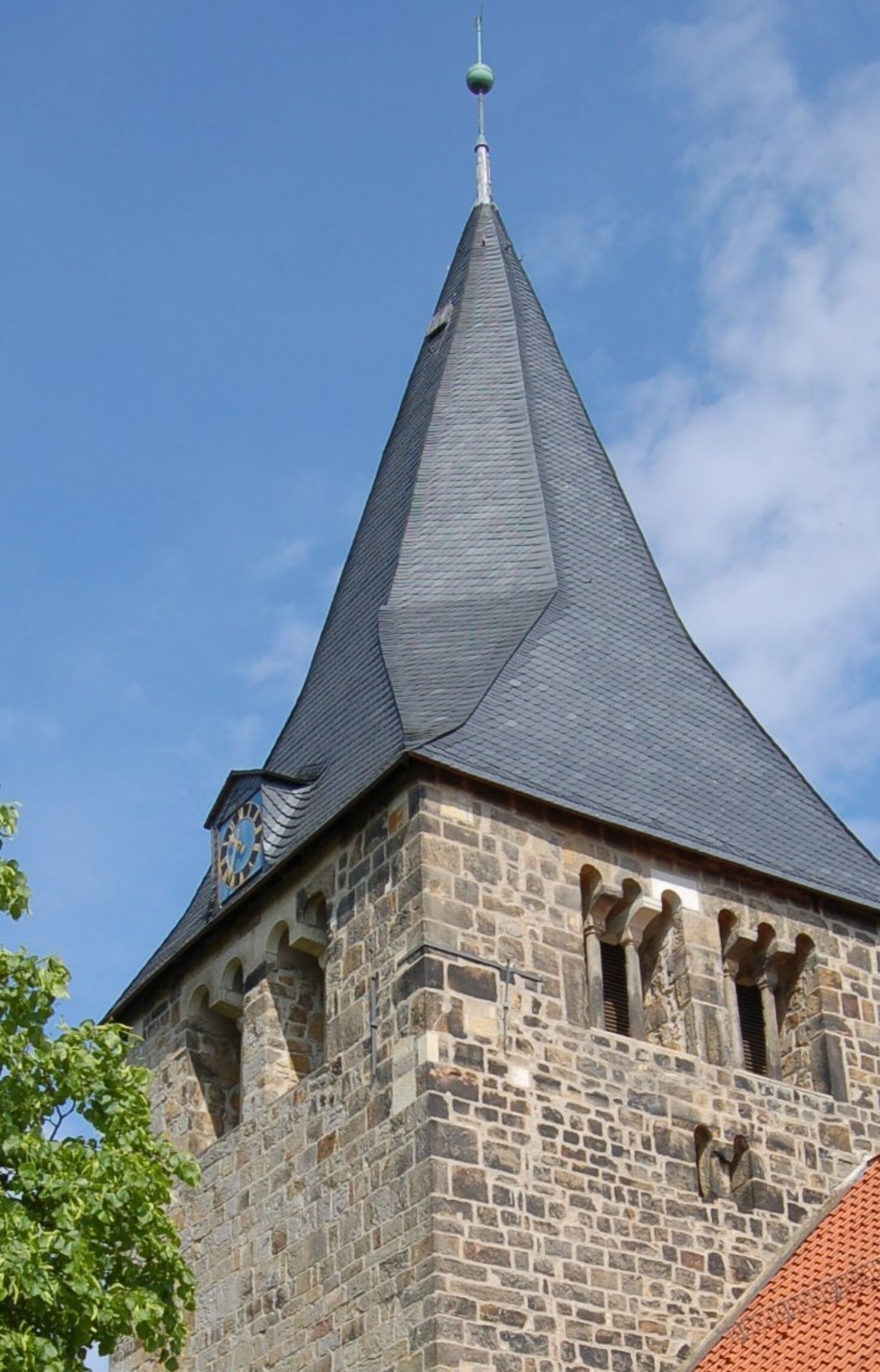 Kirchturm Johanneskirche Völksen; Foto: R.Surendorff