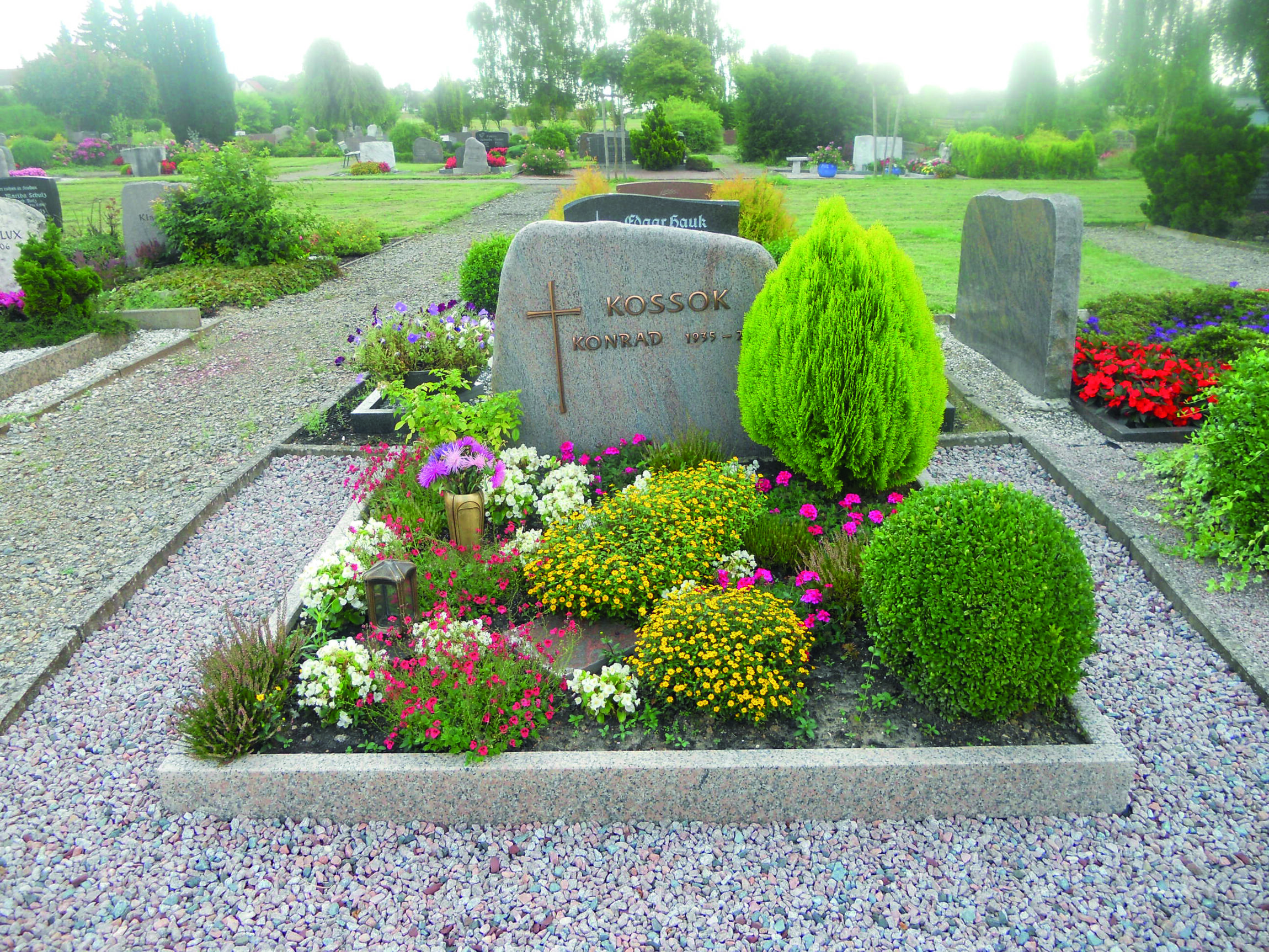 5. Wahlgrabstätte mit einem oder mehreren Grabplätzen für Särge 2