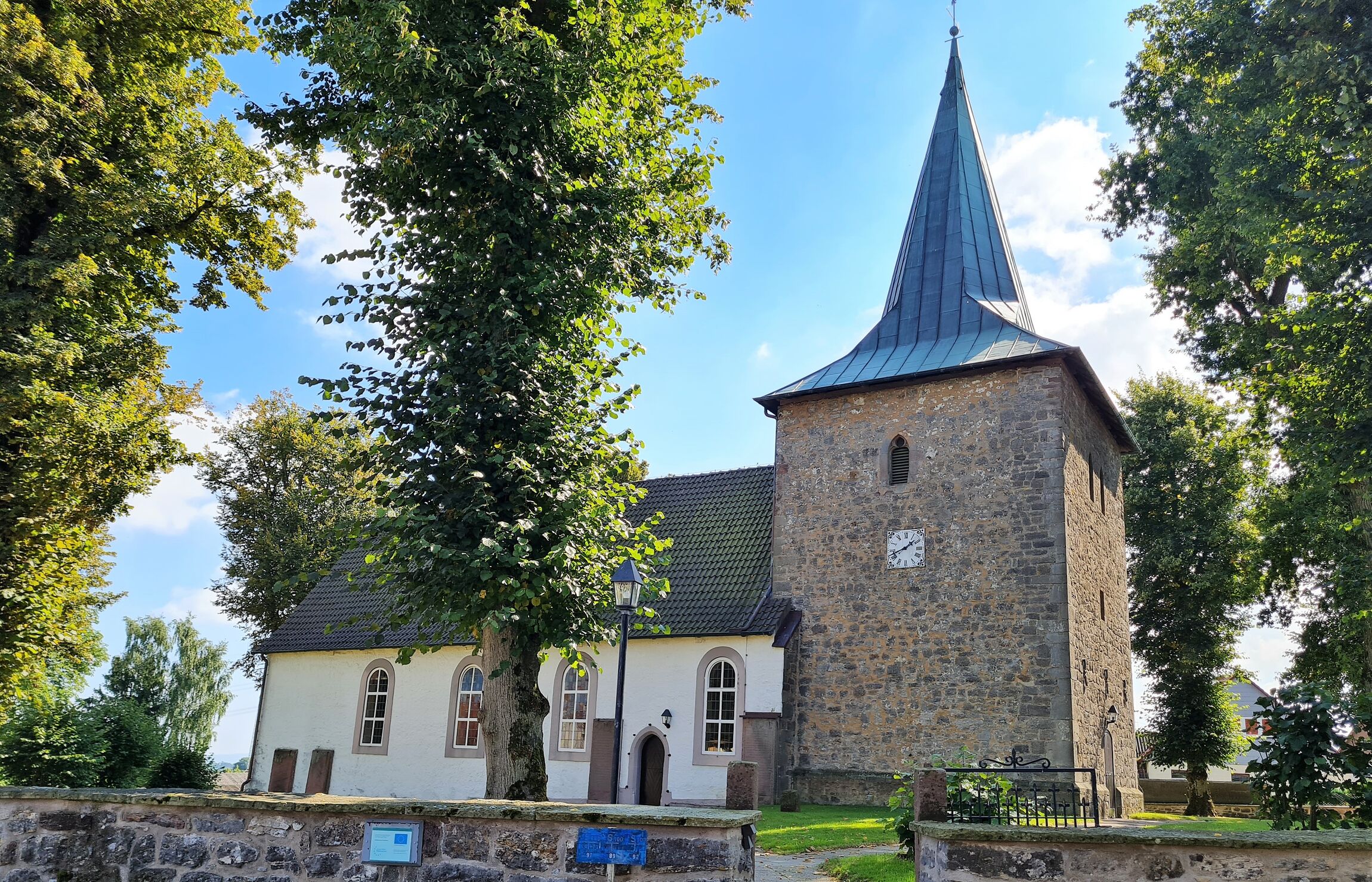 Paulus Kirche Neersen  | Bild: C. Scheer 