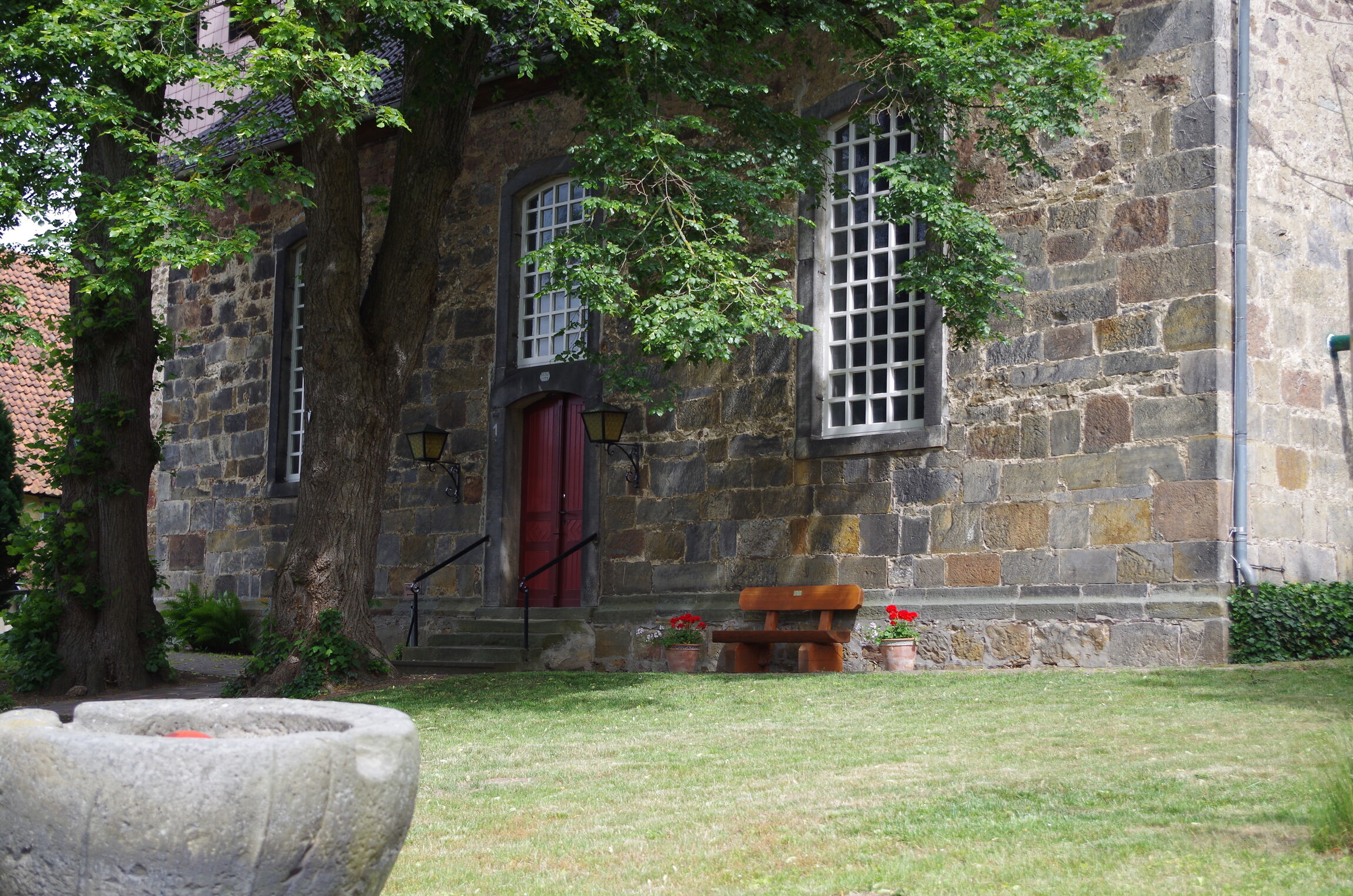 Kirchhof St.Georgs-Kirche Afferde  | Bild Kirchengemeinde St.-Georg-Afferde