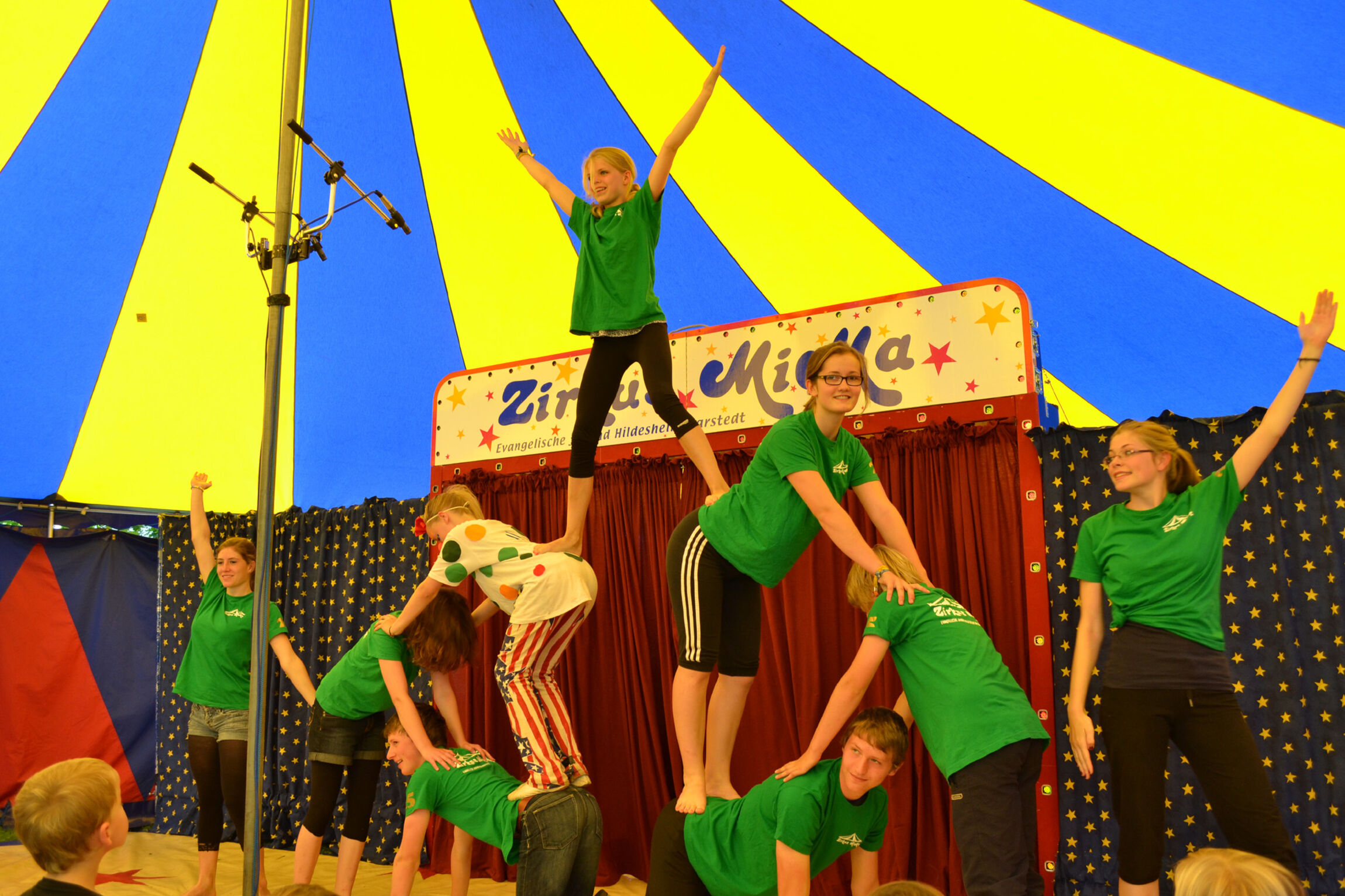 zirkus_mima_akrobatik