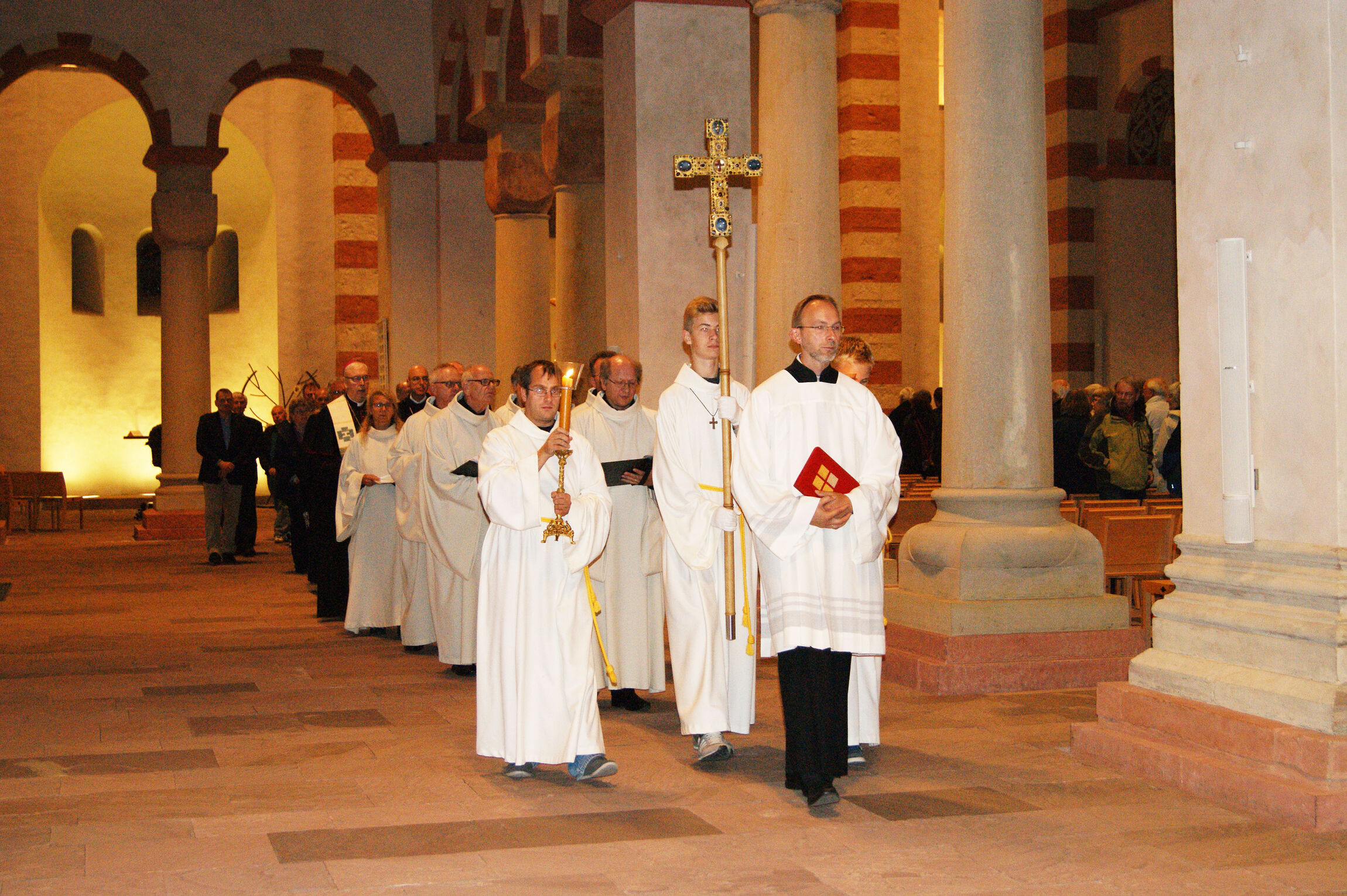 Prozession zur Krypta