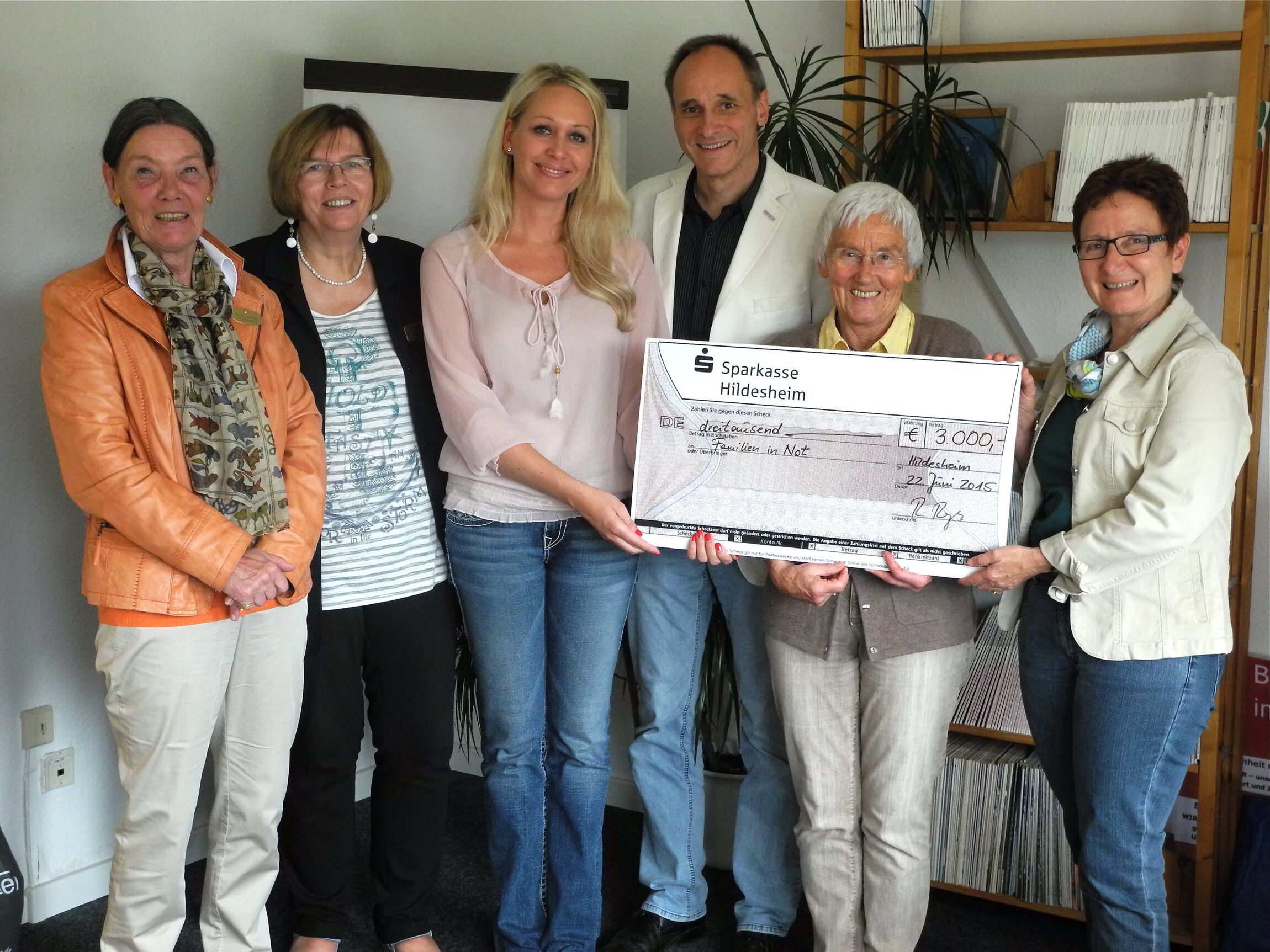 spendenuebergabe-iwc-an-fin