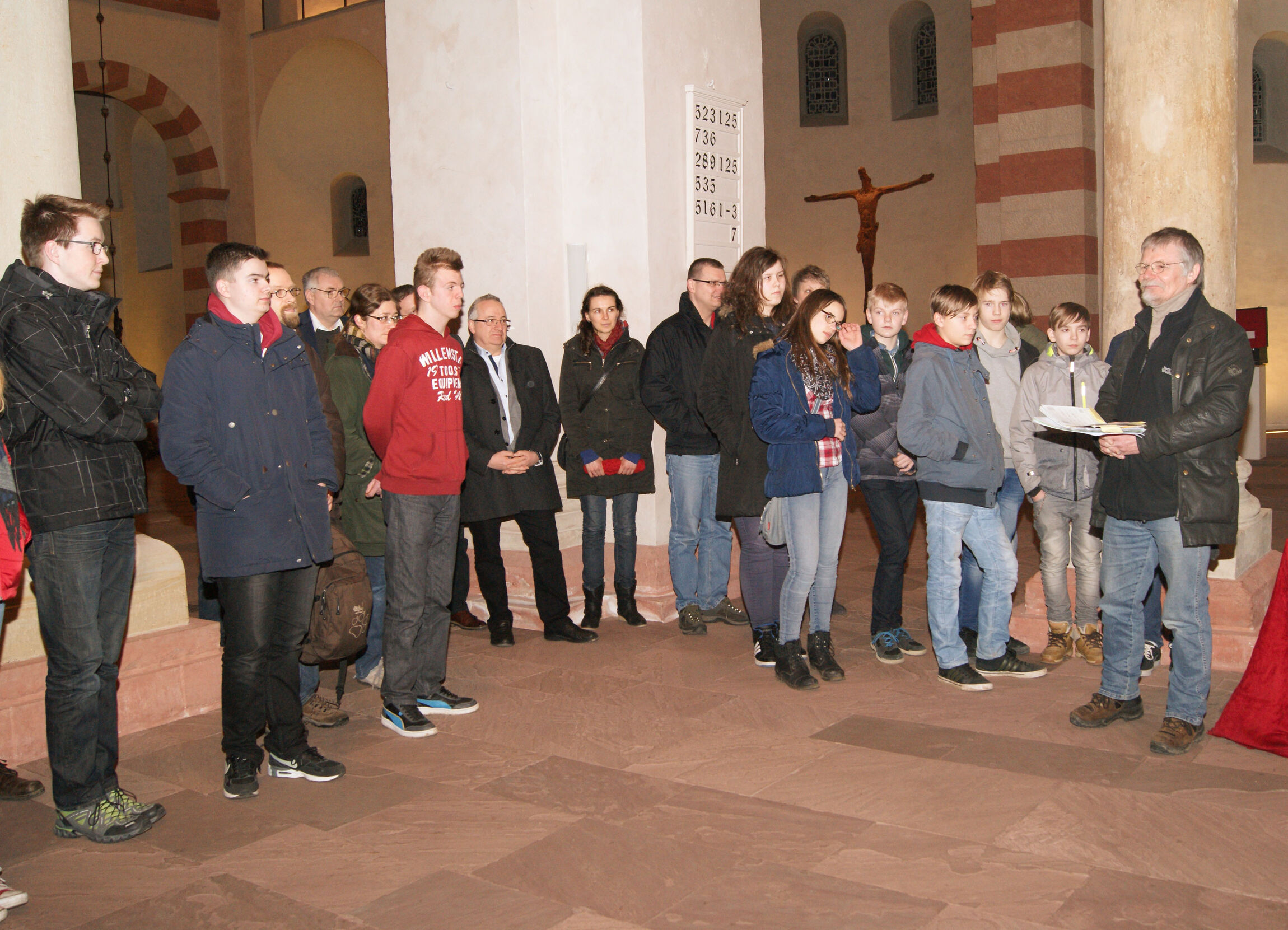 Dietrich Waltemate mit Besuchern
