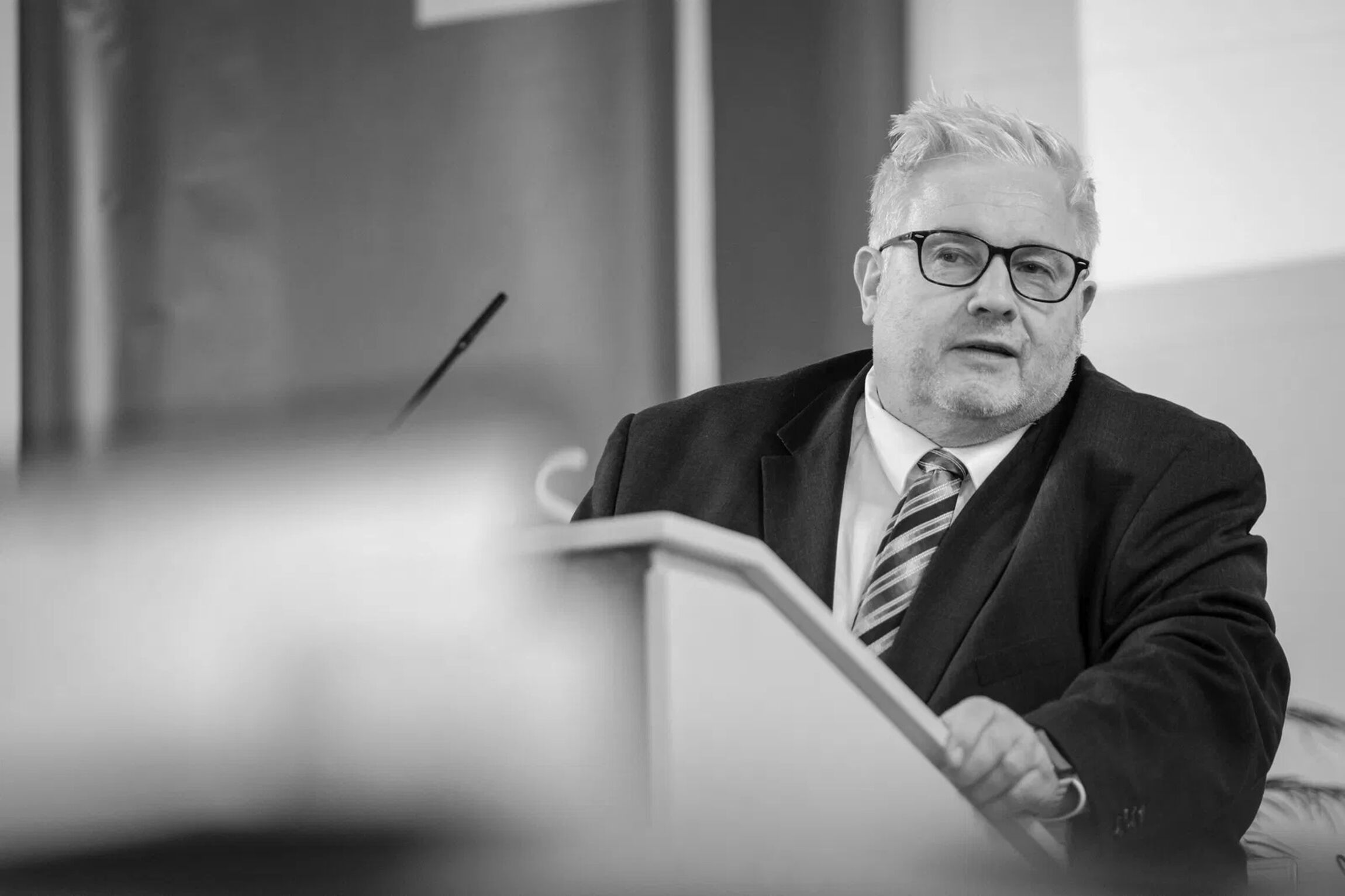 Der Vorsitzende des Landessynodalausschusses Jörn Surborg verstarb am 3. September 2025 nach schwerer Krankheit im Alter von 60 Jahren.