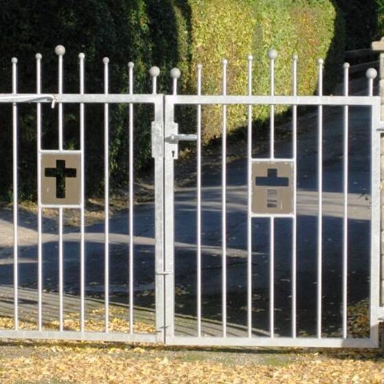 Impressionen des Friedhofes in Schliekum