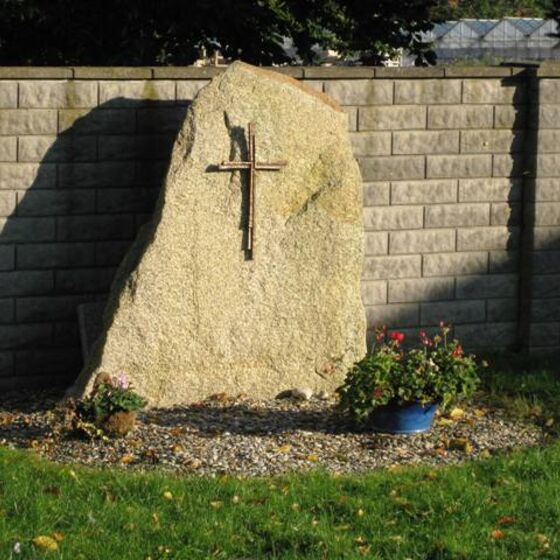 Impressionen des Friedhofes in Schliekum