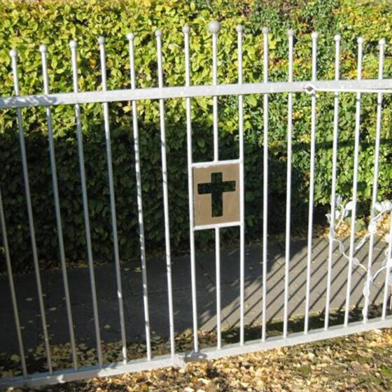 Impressionen des Friedhofes in Schliekum