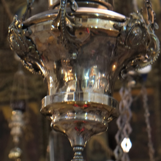 Geburtskirche Bethlehem Leuchter; Foto: R.Surendorff