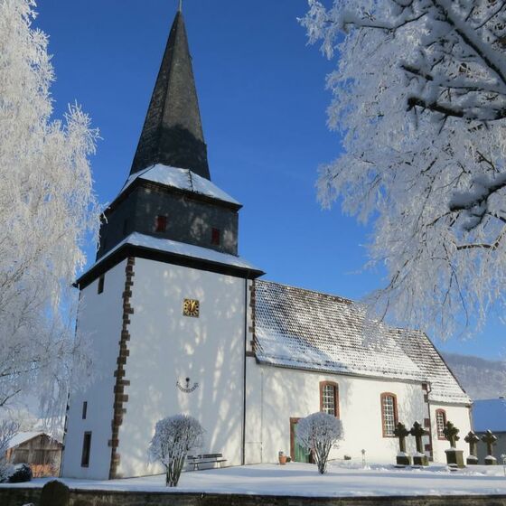 Kirche Mackensen Winter