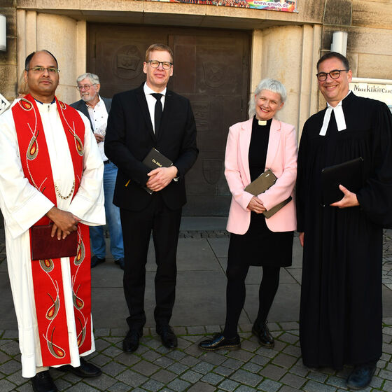 ACKH Hameln v.l.n.r. Pater Jojo Thomas, Priester Oliver Nader, Pastorin Anne Miriam Walter, Sup. Dr. Stefan Vasel