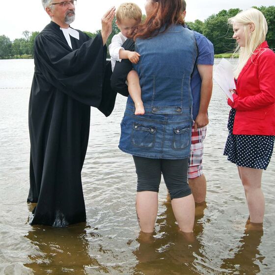 Woltmann tauft Ben Luca Tschorge, 3 Jahre