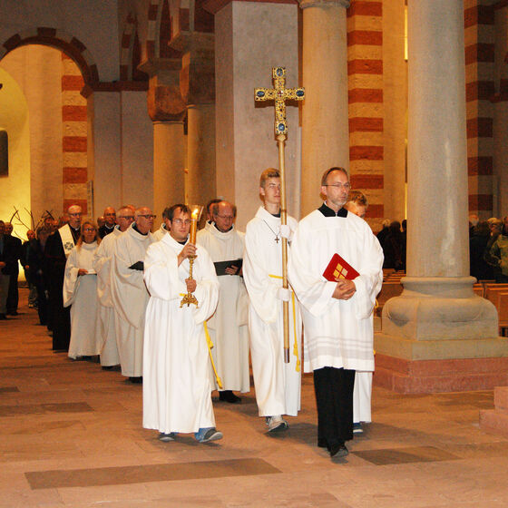 Prozession zur Krypta