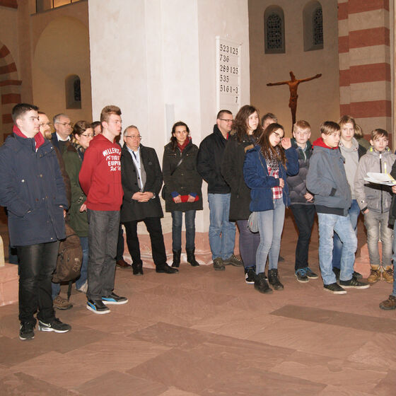 Dietrich Waltemate mit Besuchern