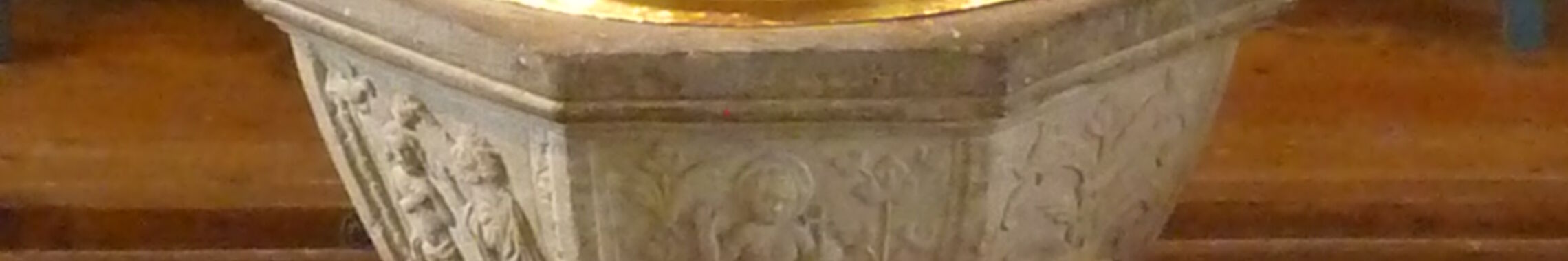 Taufstein | Ganze Ansicht 