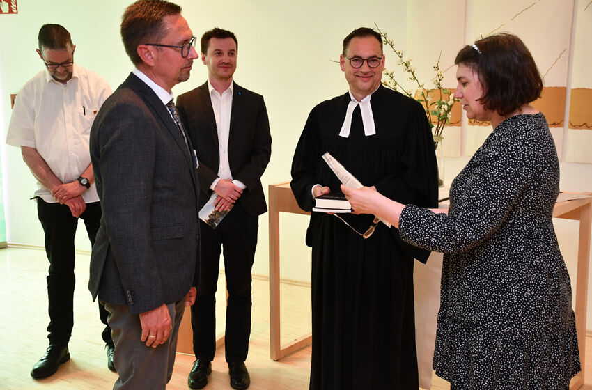 Einsegnung  von Diakon Ralf Hoffmann - Segen seiner Frau
