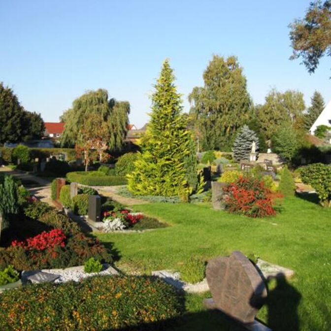 Impressionen des Friedhofes in Schliekum